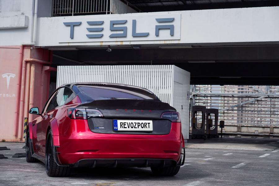  Tesla Model 3R EVO by RevoZport 2020 года  (фото 7 из 16)